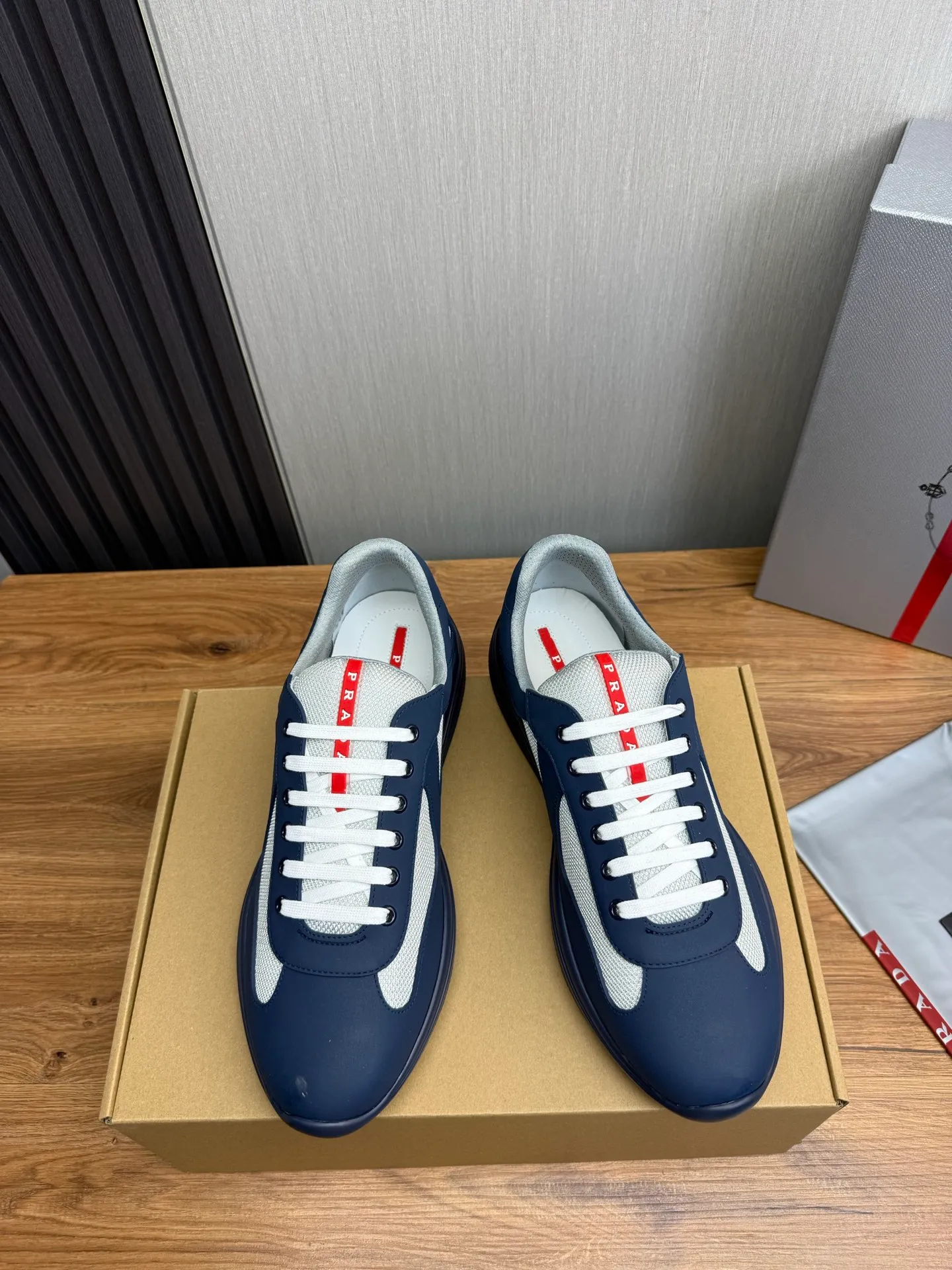 Men's shoes 640💰 [PRADA] Hot selling items🔥Must be recommended every day~~ Official website synchronized, 1:1 high quality shipments✔️ Imported cowhide fabric, rubber material + cowhide lining, original bottom, high-end airplane box packaging🎁 38-45 (38.45 custom-made, non-returnable)
